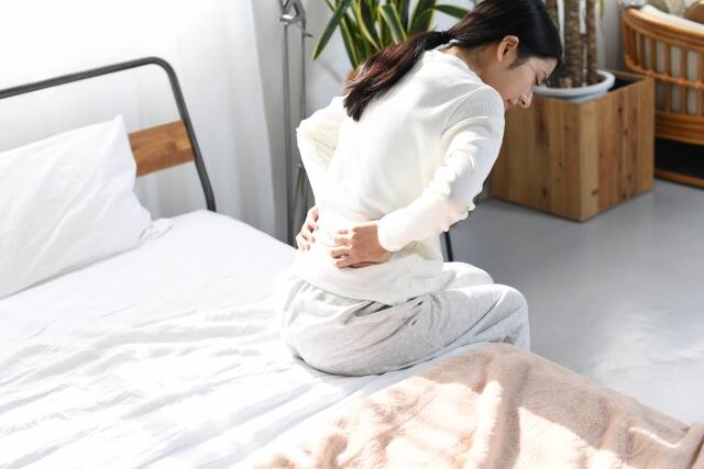 なぜ腰痛は朝に起こりやすいのか